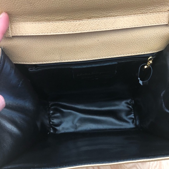 Salvatore Ferragamo Gancini Vintage Leather Bag - Picture 5 of 8